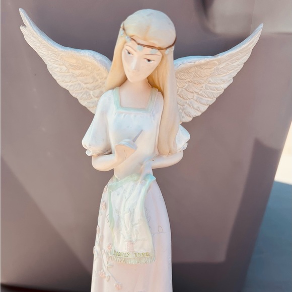I Believe Collection “Angels Among Us” figurine. Perfect condition. No box. - Picture 2 of 5